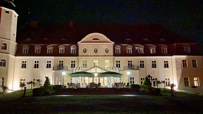 Romantische Abendstimmung im Schloss Romantische Abendstimmung im Schloss