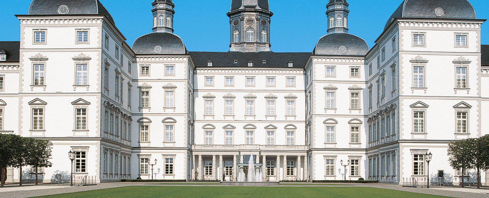 VERY SPECIAL HOTEL
 Althoff Grandhotel Schloss Bensberg 
 Der Himmel für Gourmets 