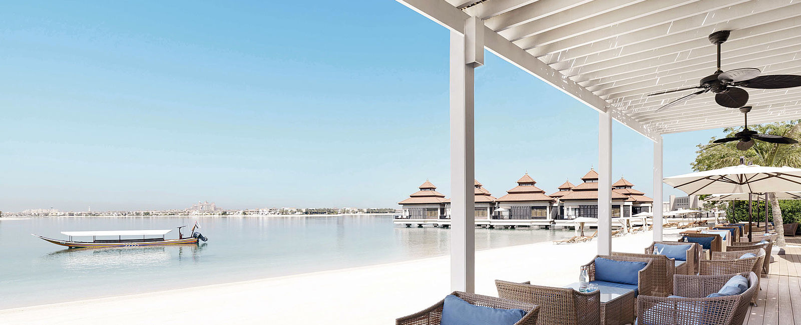 VERY SPECIAL HOTEL
 Anantara The Palm Dubai Resort 
 Hier beginnt eine großartige Reise 