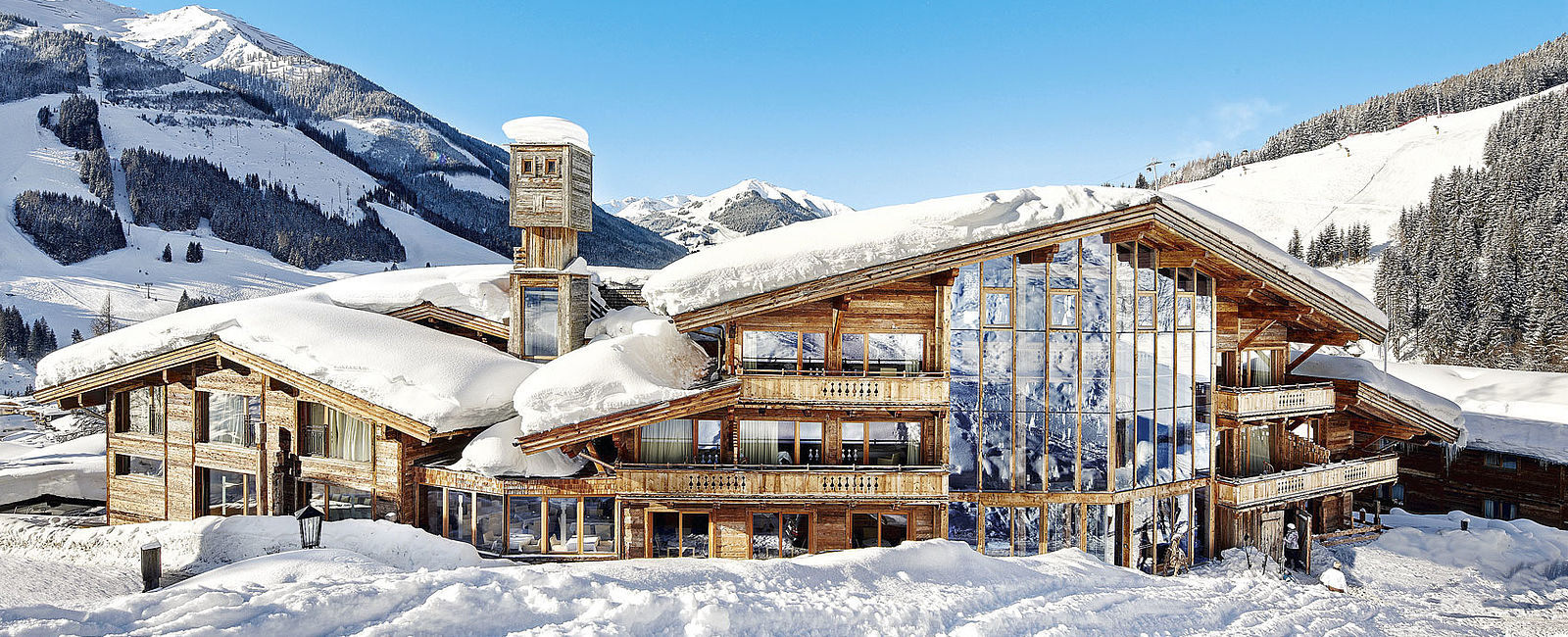 VERY SPECIAL HOTEL
 Art & Ski-In Hotel Hinterhag, Salzburg 
 Art trifft Ski und Genuss 