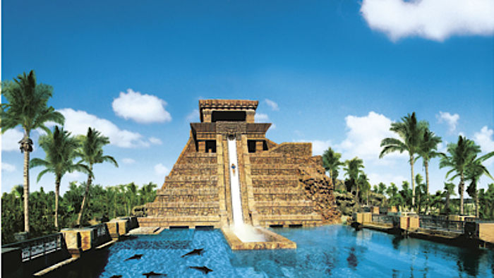 Maya Tempel Pool