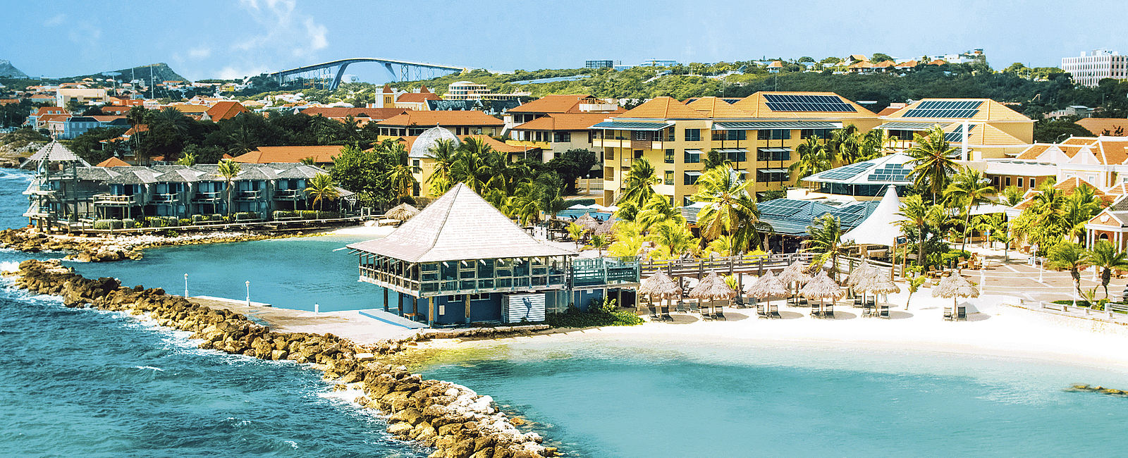 VERY SPECIAL HOTEL
 Avila Beach Hotel, Curaçao 
 Cool aus Tradition 
