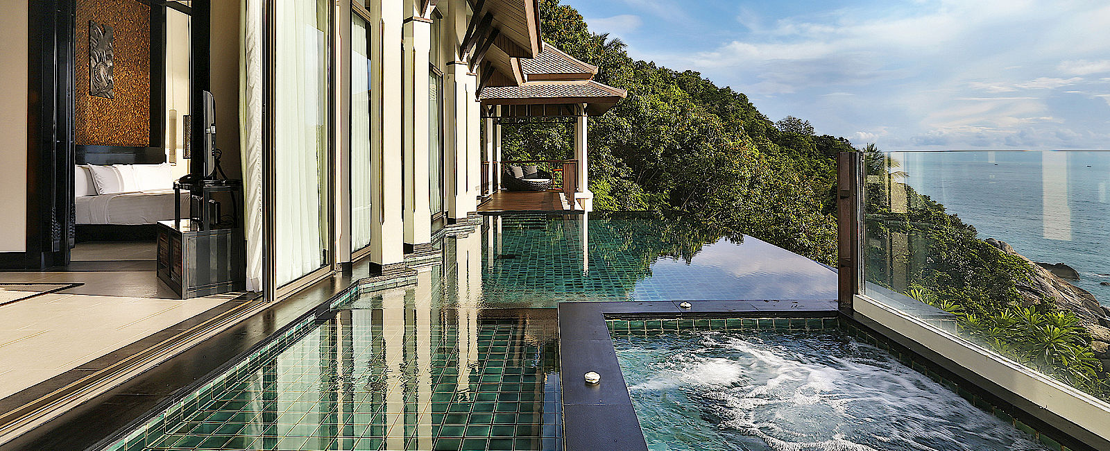 VERY SPECIAL HOTEL
 Banyan Tree Samui 
 Terrassen ins Paradies 