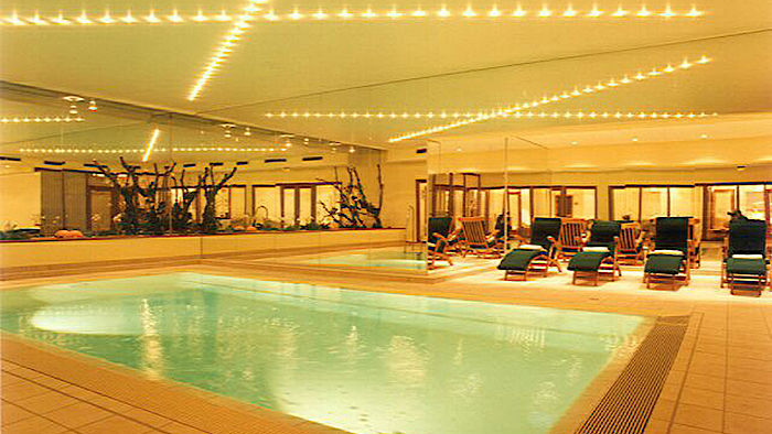 Wellness-Lounge, Beauty & SPA: Indoor-Pool