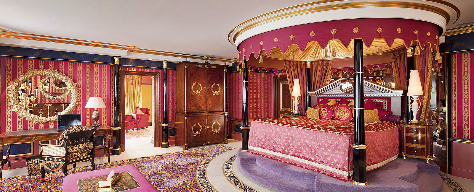 VERY SPECIAL HOTEL
 Burj Al Arab 
 Schönster Ausblick 