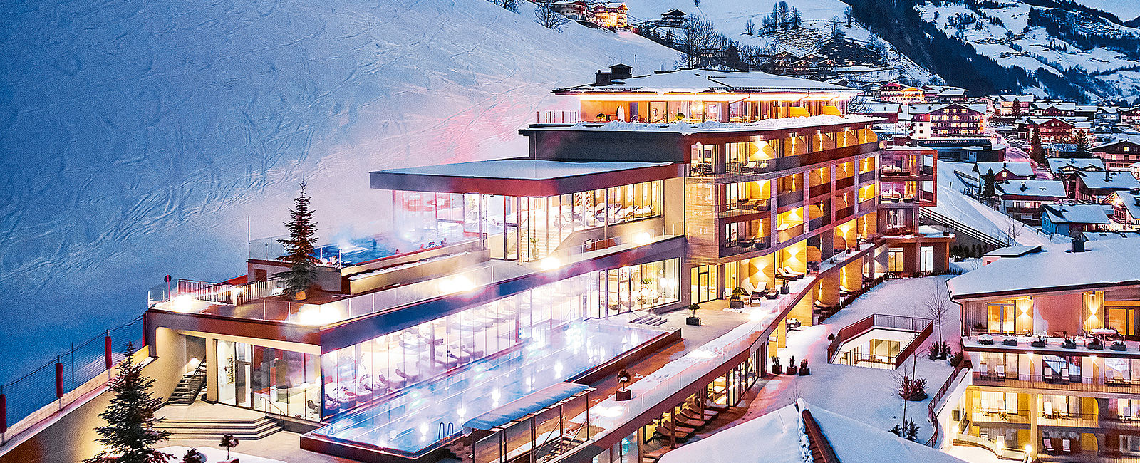 VERY SPECIAL HOTEL
 DAS EDELWEISS Salzburg Mountain Resort 
 Luxus unten und oben 