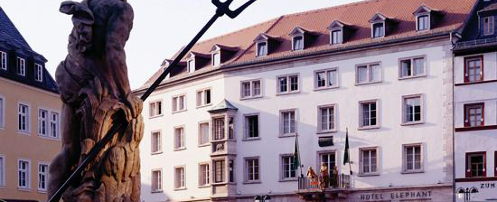 HOTEL TIPPS
 Hotel Elephant, a Luxury Collection Hotel, Weimar 
 Exklusives Gourmet Hotel in großartiger Lage 