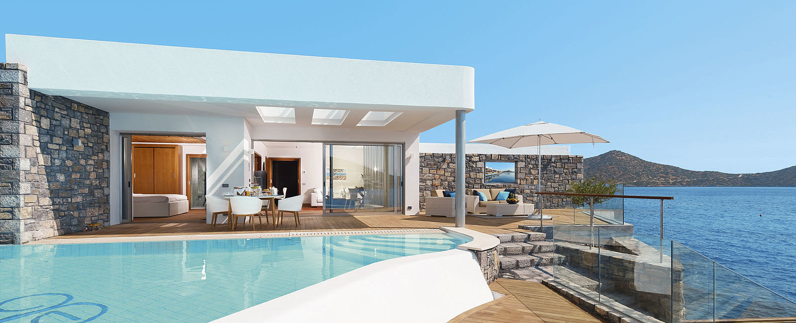 VERY SPECIAL HOTEL
 Elounda Beach Hotel & Villas, Kreta 
 Ein Traum in Blau und Weiß 