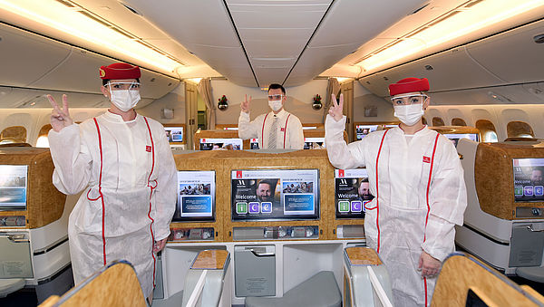 Emirates mit vollständig geimpfter Crew