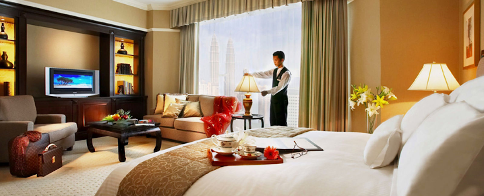 VERY SPECIAL HOTEL
 The Ritz-Carlton, Kuala Lumpur 
 Spirit of Asia 
