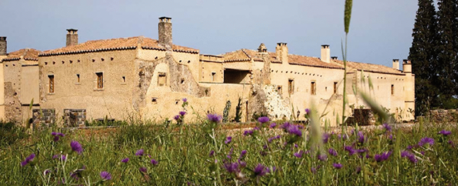 HOTEL TIPPS
 Kinsterna Hotel 
 Luxus Ferien in einem griechischen Schloss 