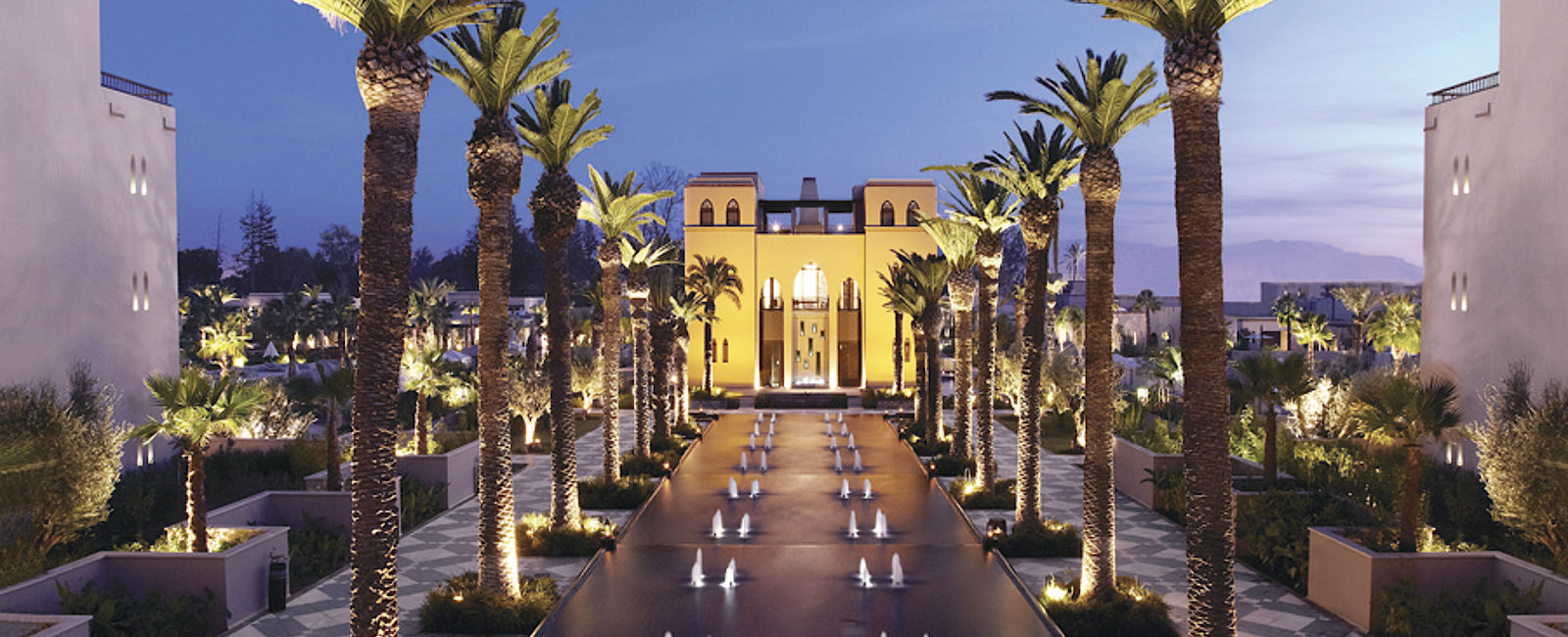 VERY SPECIAL HOTEL
 Four Seasons Hotel Marrakech 
 Arabesque de luxe 
