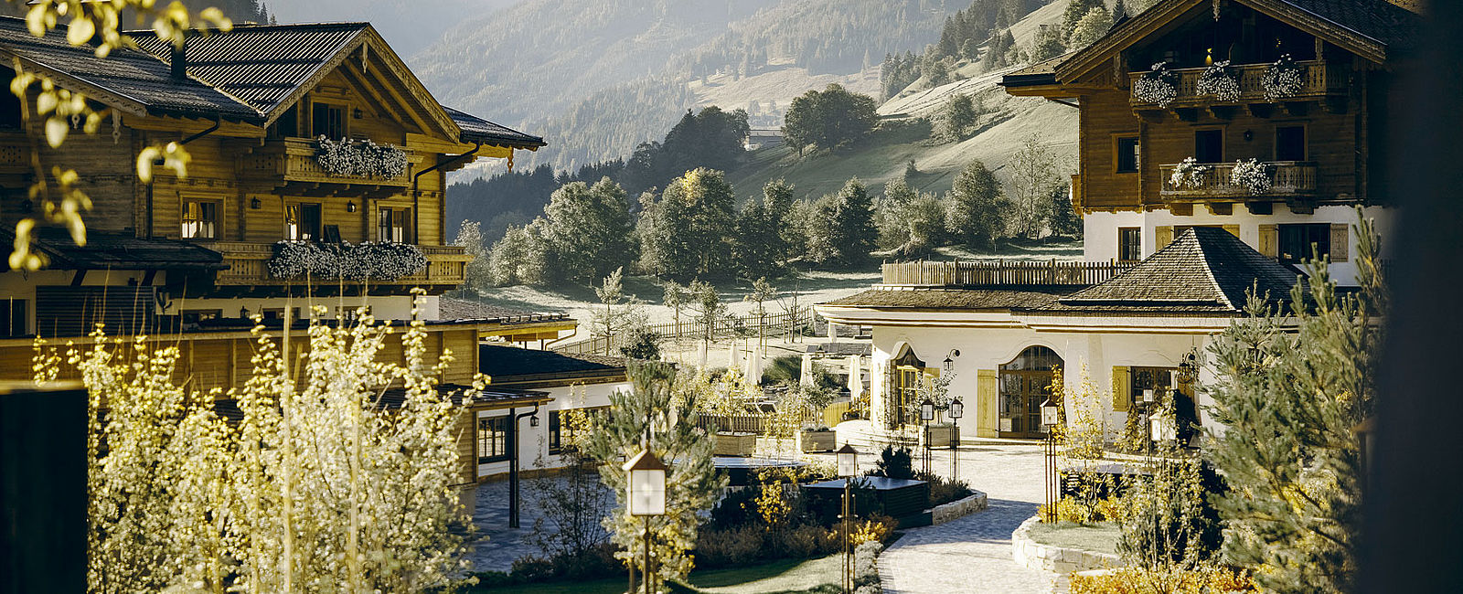 VERY SPECIAL HOTEL
 Familien Natur Resort Moar Gut, Salzburg 
 Märchenhaft schön & zauberhaft familiär 