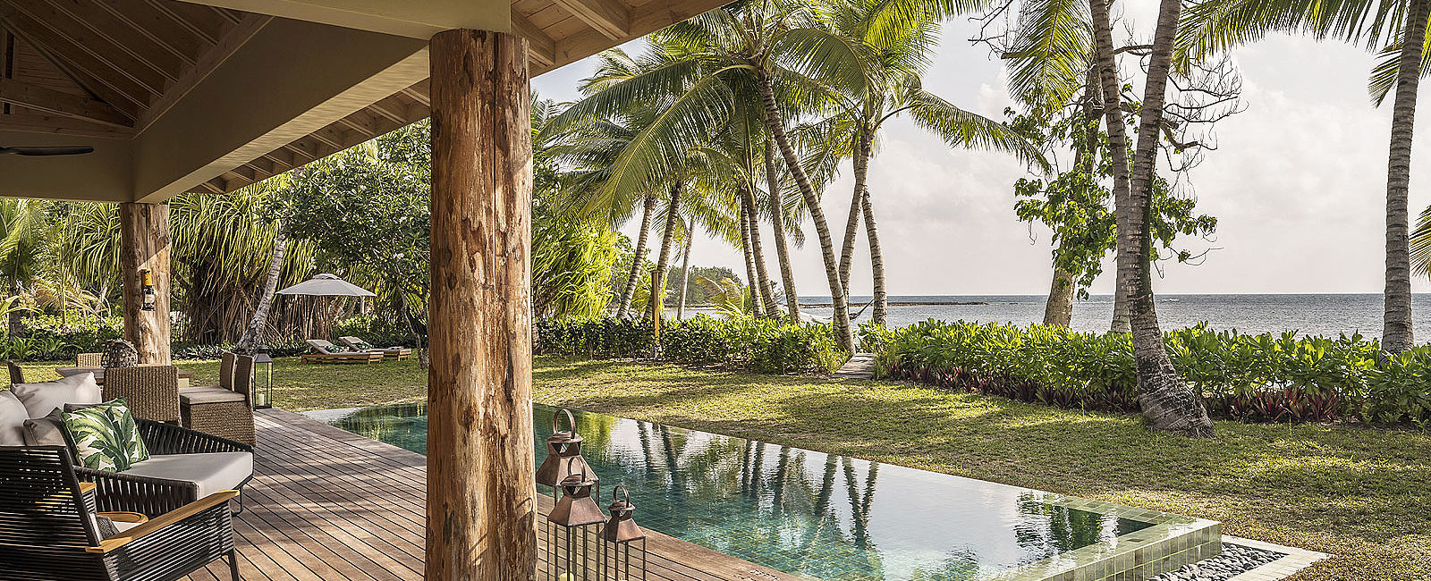 HOTEL TIPPS
 Four Seasons Resort at Desroches Island, Seychellen 
 Bilderbuchstrand 