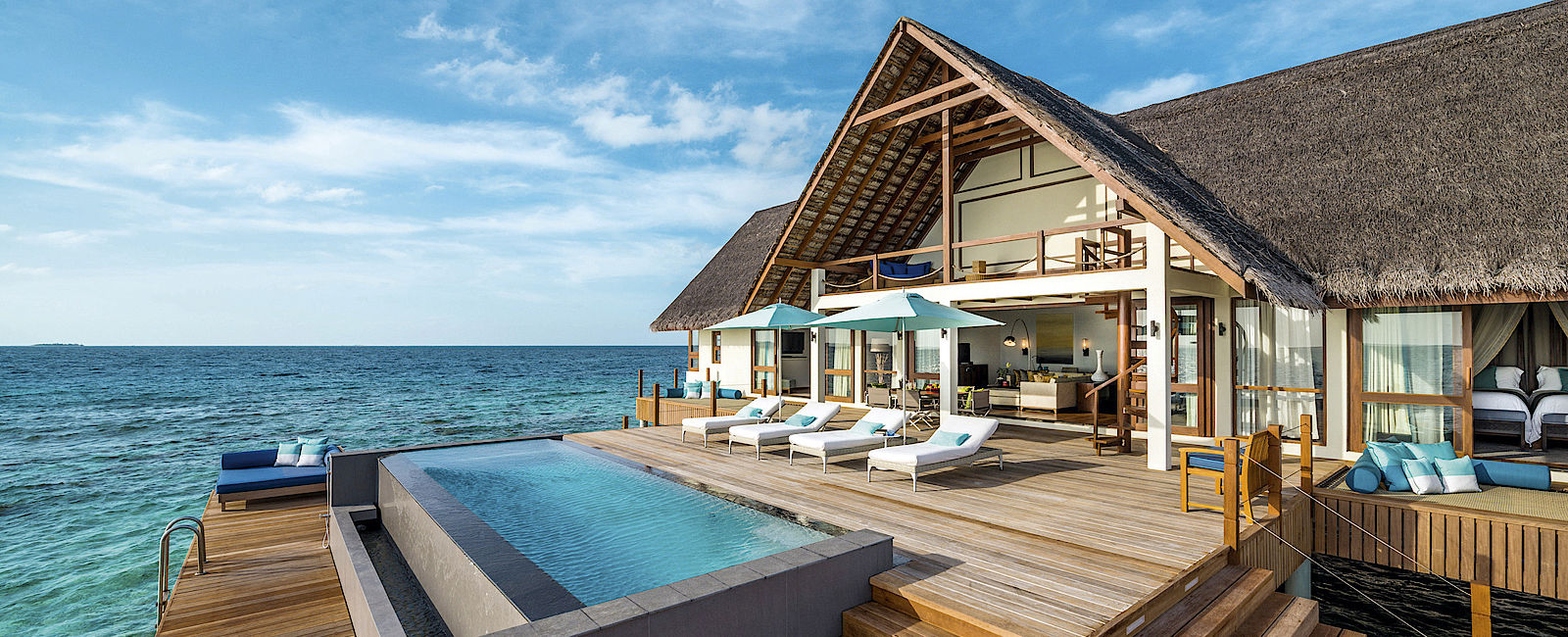 VERY SPECIAL HOTEL
 Four Seasons Maldives 
 Paradiesisches Doppel 