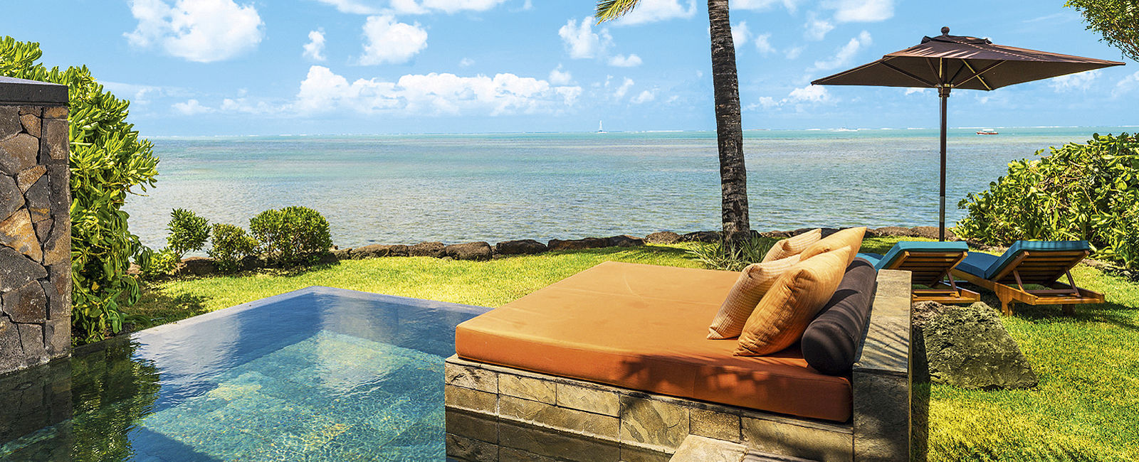 VERY SPECIAL HOTEL
 Four Seasons Mauritius at Anahita 
 Ein magischer Mix 