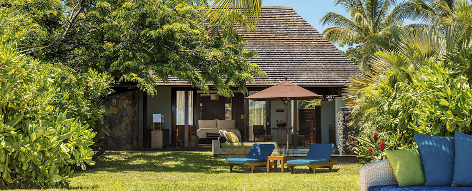 VERY SPECIAL HOTEL
 Four Seasons Resort Mauritius At Atanahita 
 Im Paradies zu Hause 