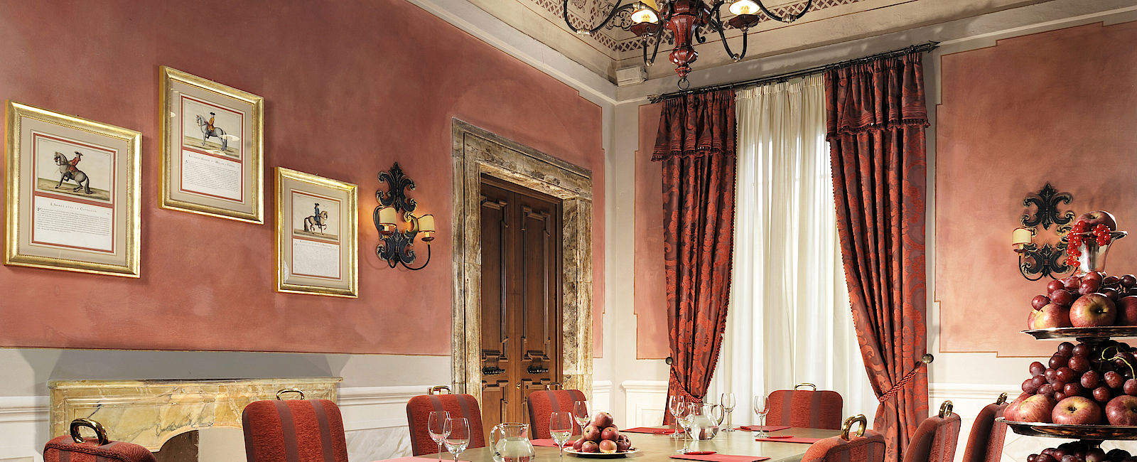 HOTEL TIPPS
 Grand Hotel Continental 
 Einziges Fünf-Sterne Luxushotel in Siena 