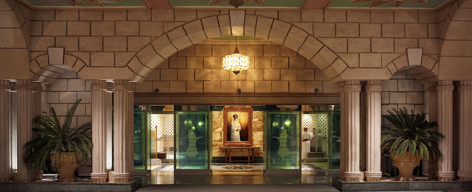 HOTELTEST
 Grand Hyatt Muscat 
 Opulent & Busy 
