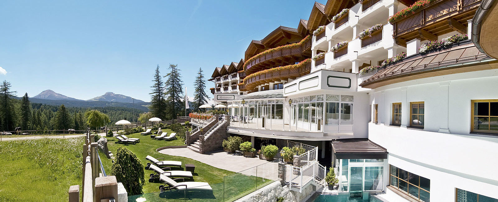 VERY SPECIAL HOTEL
 Geniesserhotel Sonnalp 
 Eine kulinarische Reise in die Dolomiten 