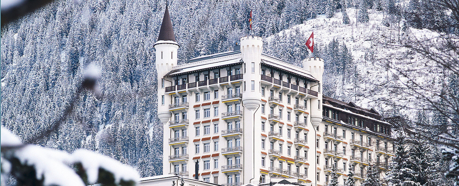 VERY SPECIAL HOTEL
 Gstaad Palace 
 Grandezza in den Schweizer Bergen 