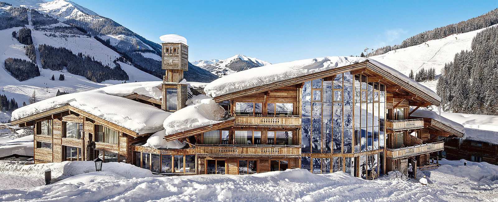 VERY SPECIAL HOTEL
 Art & Ski-In Hotel Hinterhag 
 Fantastische Gemütlichkeit 