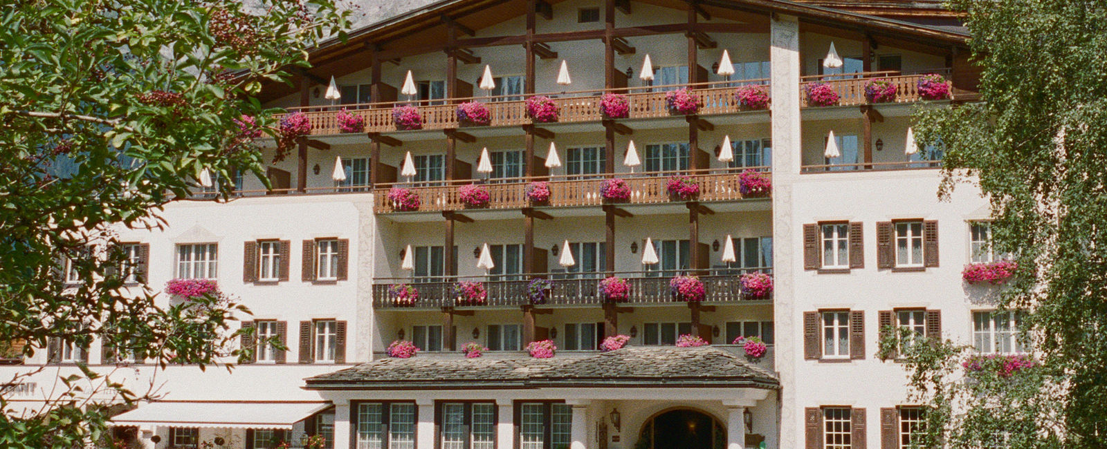 HOTEL NEWS
 Der Gentleman schweigt und geniesst  
