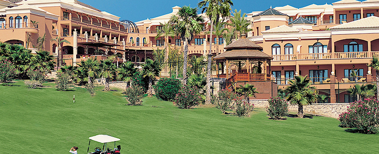 VERY SPECIAL HOTEL
 Hotel Las Madrigueras Golf Resort & Spa 
 Das Green zu Füßen 