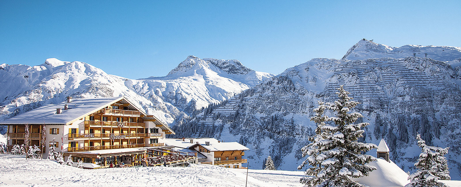 VERY SPECIAL HOTEL
 Hotel Montana-Oberlech 
 Ein Wintermärchen 