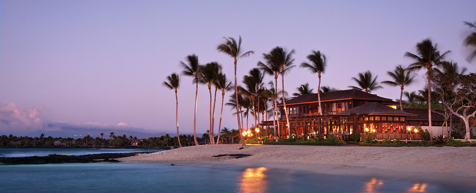 HOTEL ANGEBOTE
 Four Seasons Resort Hualalai: 200$ täglich geschenkt 
