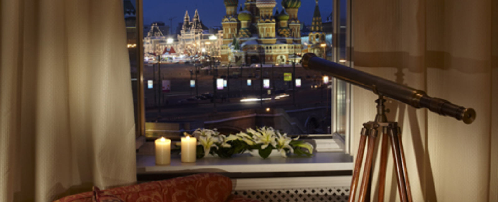 VERY SPECIAL HOTEL
 Hotel Baltschug Kempinski 
 Auf Augenhöhe mit dem Kreml 
