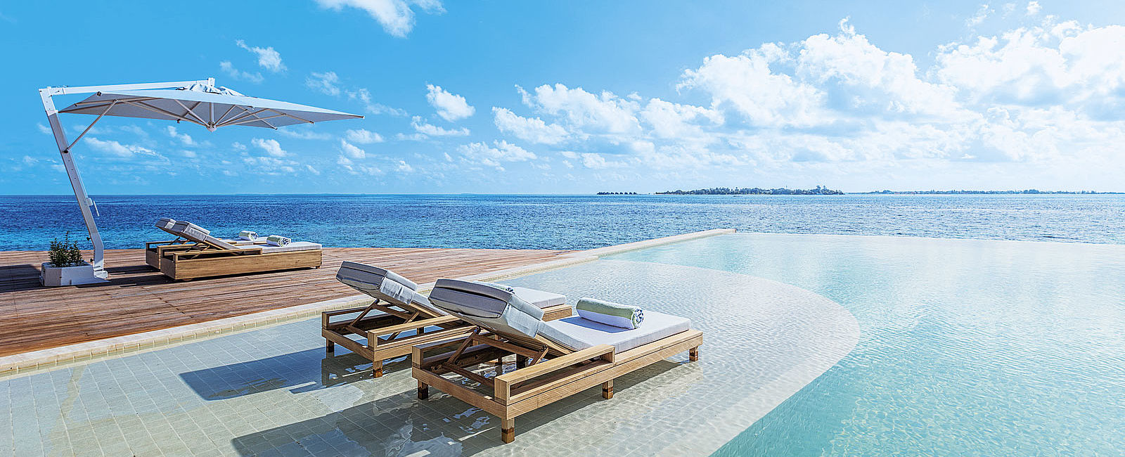 HOTEL TIPPS
 Kudadoo Maldives Private Island by Hurawalhi, Malediven 
 Anything – Anytime – Anywhere 