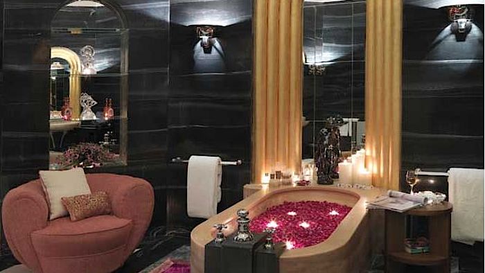 Maharani Suite: Badezimmer