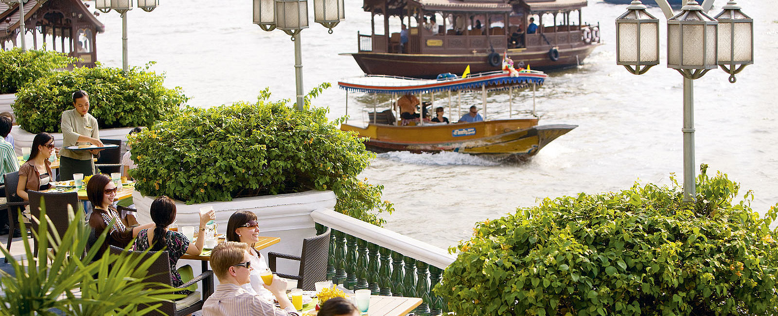 VERY SPECIAL HOTEL
 Mandarin Oriental Bangkok, Thailand 
 Bangkoks Hotellegende 