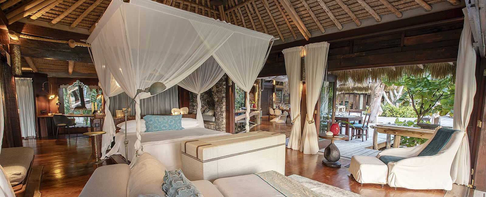 VERY SPECIAL HOTEL
 North Island, Seychelles 
 Private Natur 