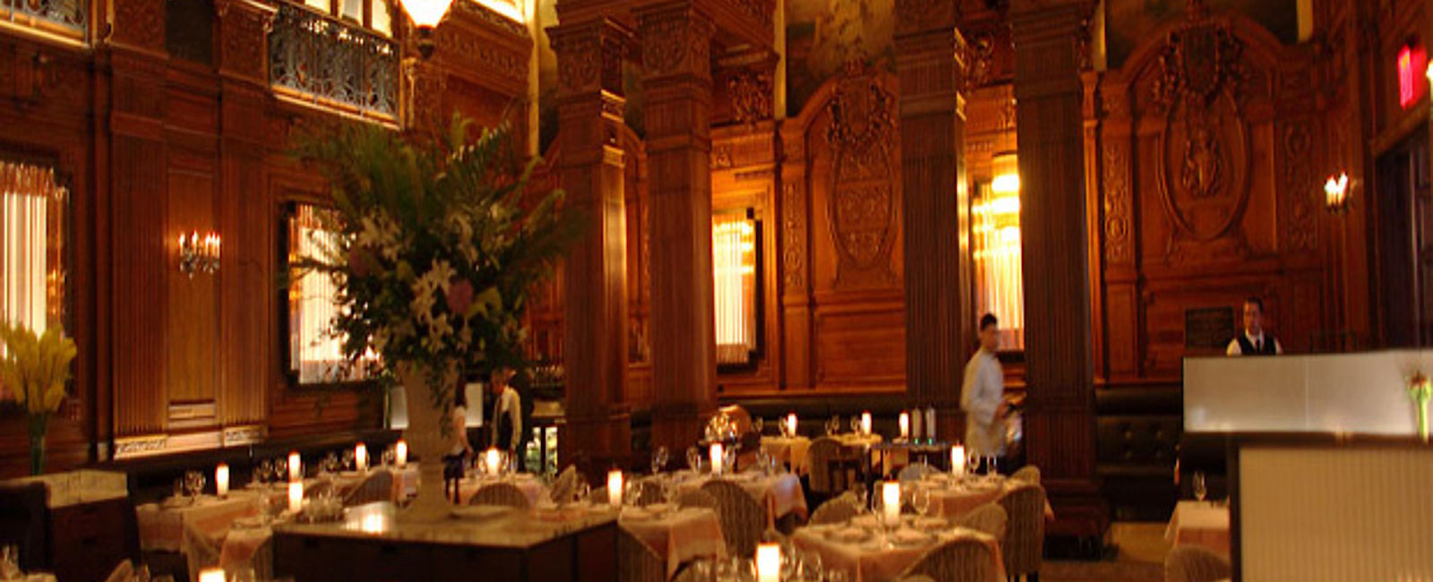 HOTEL TIPPS
 The Plaza Hotel 
 Top Gourmethotel im Style von Ludwig XV. 