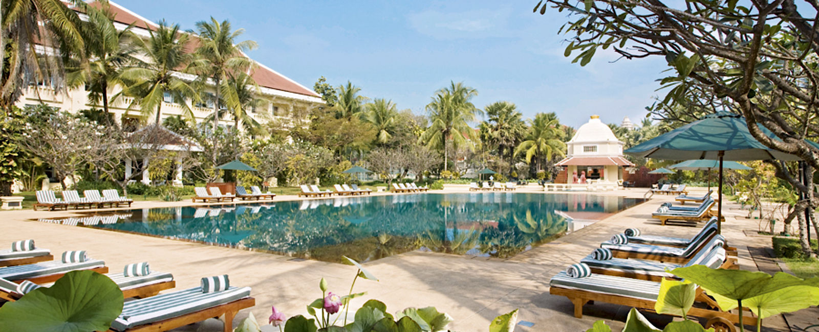 VERY SPECIAL HOTEL
 Raffles Grand Hotel d‘Angkor & Raffles Hotel Le Royal 
 Kambodschanische Schönheiten 