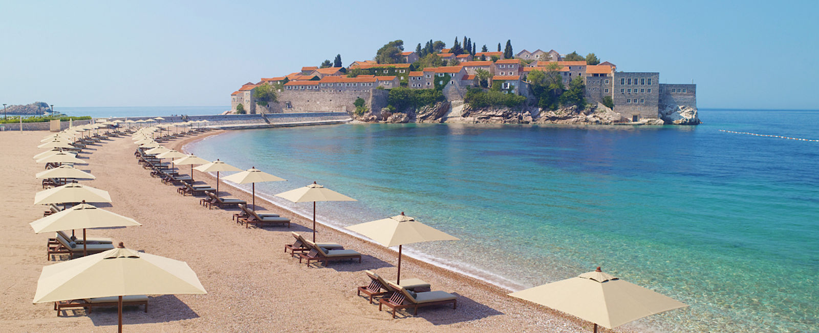 VERY SPECIAL HOTEL
 Aman Sveti Stefan 
 In bester Lage !