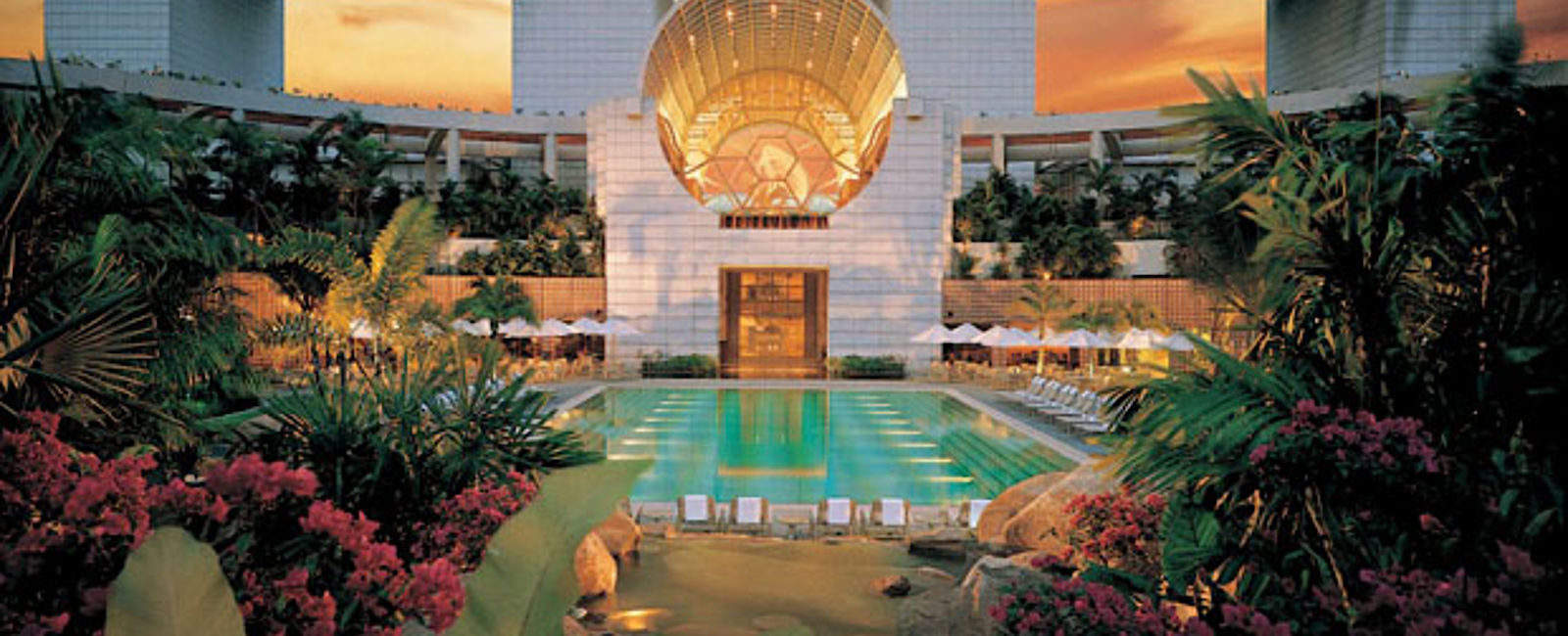VERY SPECIAL HOTEL
 The Ritz-Carlton, Millenia Singapore 
 For Members only? 