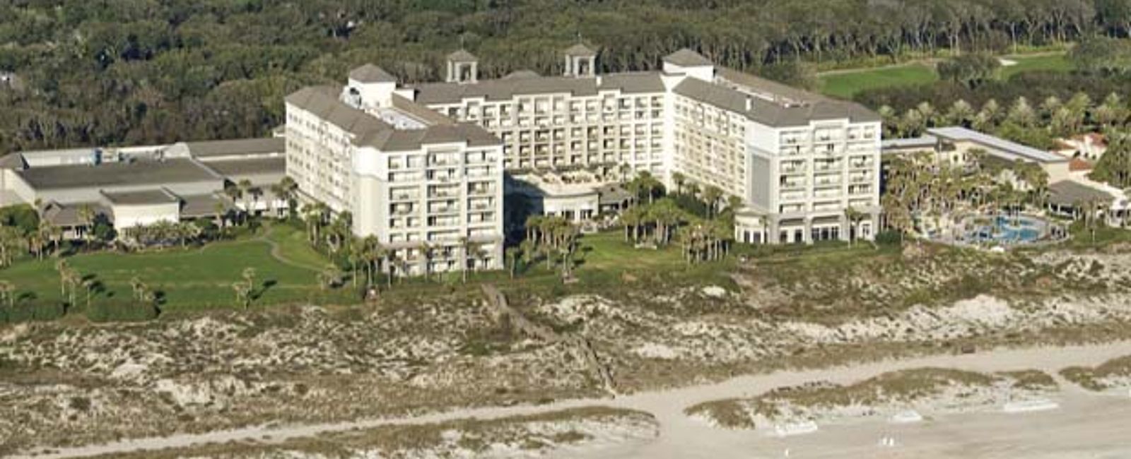 HOTEL TIPPS
 The Ritz-Carlton, Amelia Island 
 Exquisites Golf Resort direkt am schneeweißen Strand 