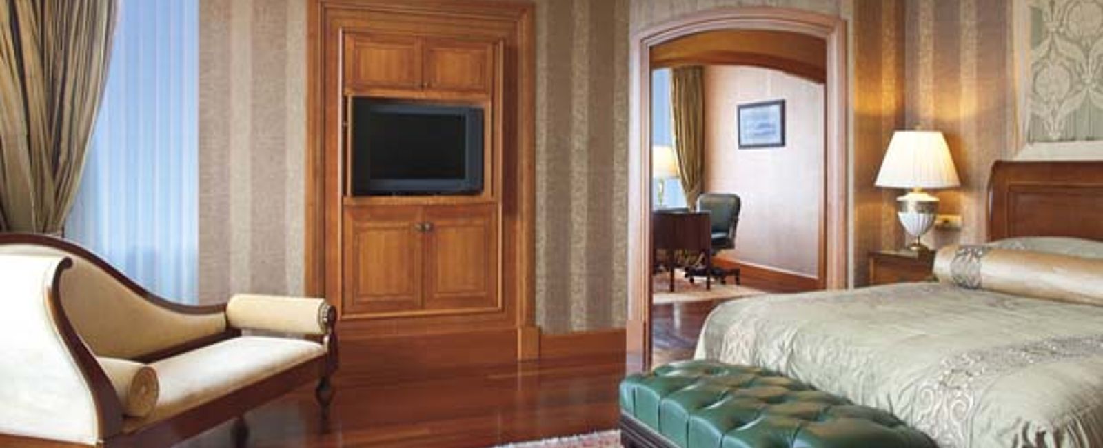 HOTEL TIPPS
 The Ritz-Carlton, Istanbul 
 Bestes Internationales Business Hotel 2009 mit tollem Spa-Angebot 