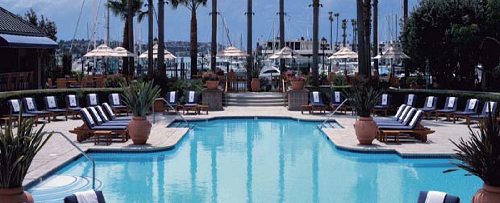 HOTEL TIPPS
 The Ritz-Carlton, Marina del Rey 
 Flitterwochen Reise direkt am Strand von Los Angeles 