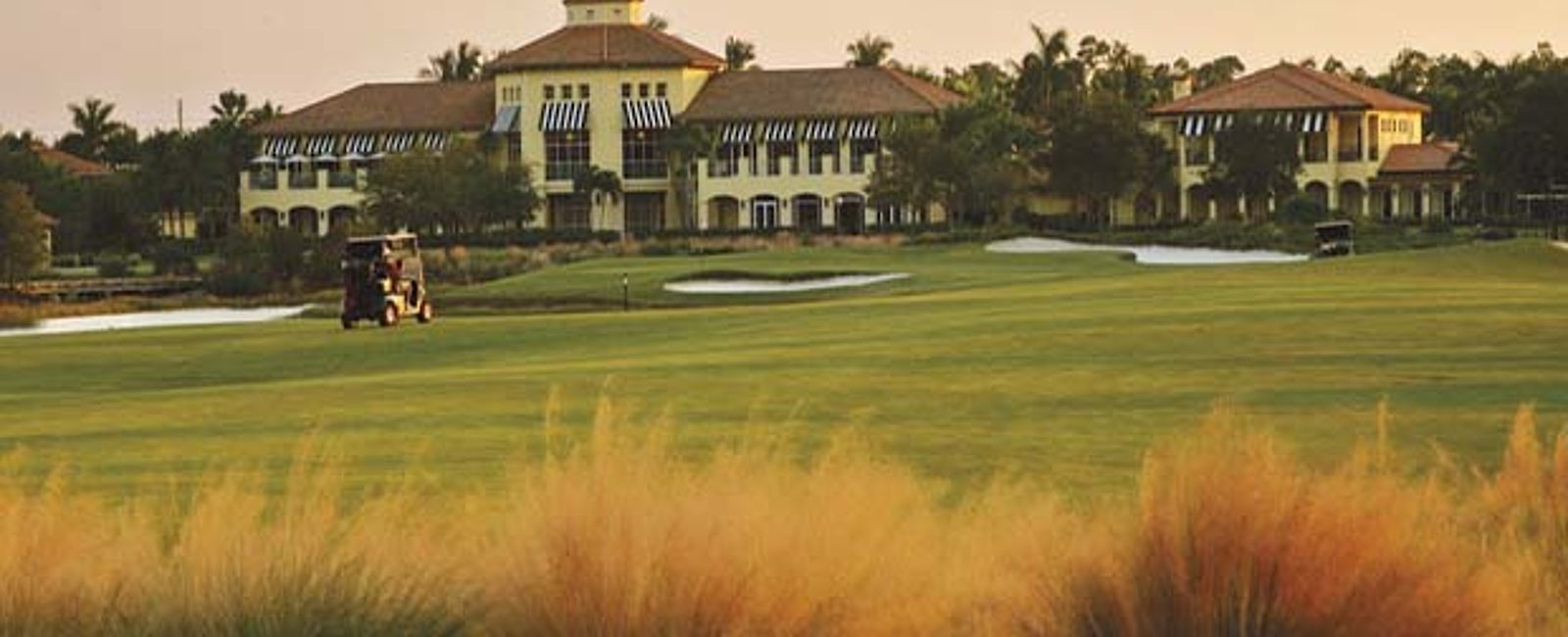 HOTEL TIPPS
 The Ritz-Carlton Naples Golf Resort 
 Luxus Golf Resort zwischen hohen Palmen 