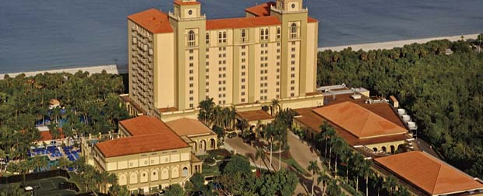 HOTEL TIPPS
 The Ritz-Carlton, Naples 
 Exklusives Strand-Hotel speziell für Kinder 