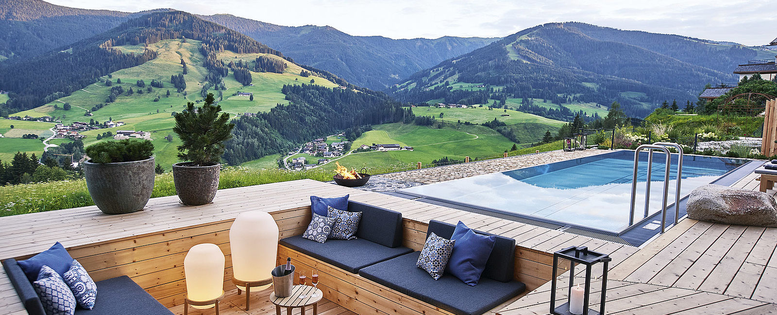 VERY SPECIAL HOTEL
 SENHOOG Luxury Holiday Homes, Salzburg 
 Exklusiver Kraftplatz 