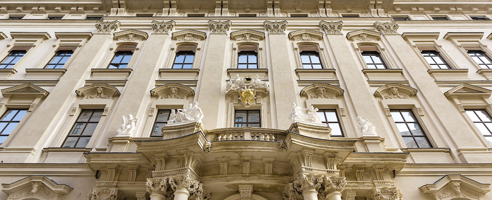 VERY SPECIAL HOTEL
 Palais Liechtenstein Wien 
 Fürstliche Lebenswelten 