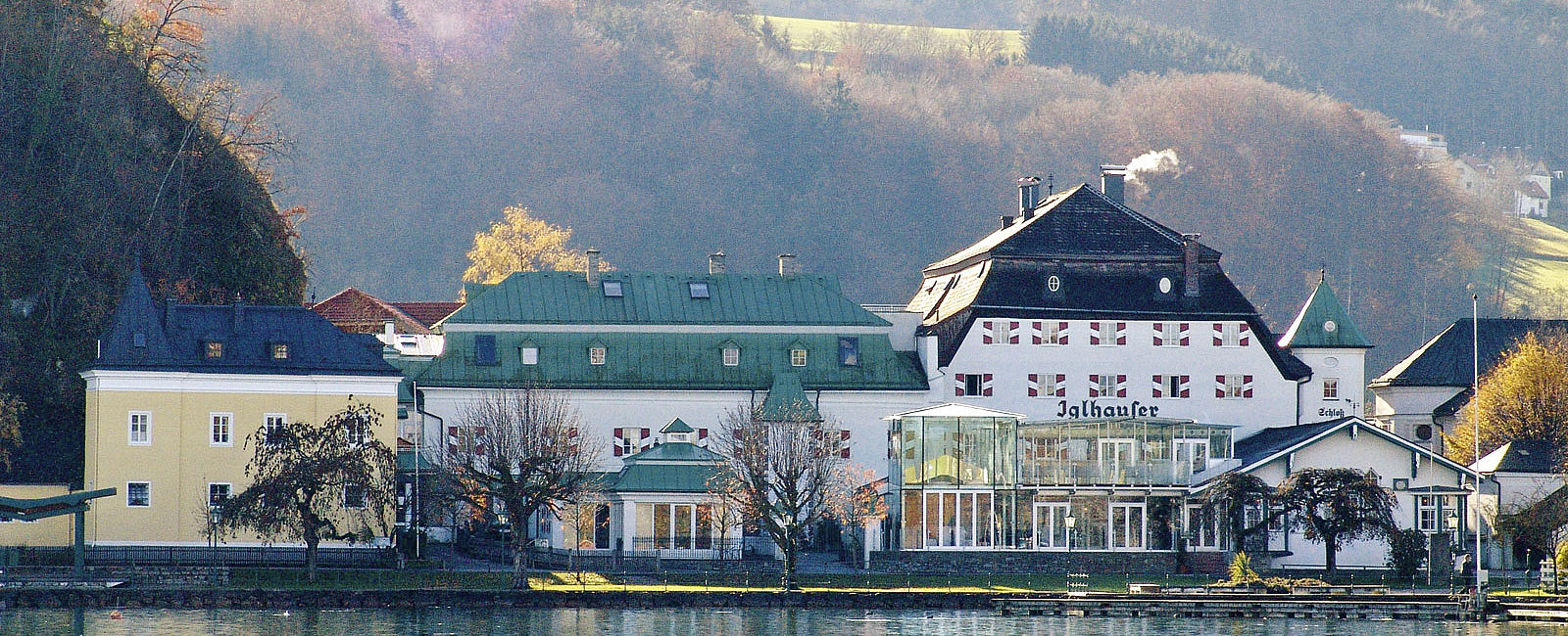 VERY SPECIAL HOTEL
 Schlosshotel Iglhauser, Salzburg, Oesterreich 
 Ein Schloss am See 