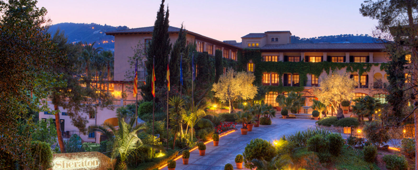 VERY SPECIAL HOTEL
 Sheraton Mallorca Arabella Golf Hotel 
 Im Genussgarten 