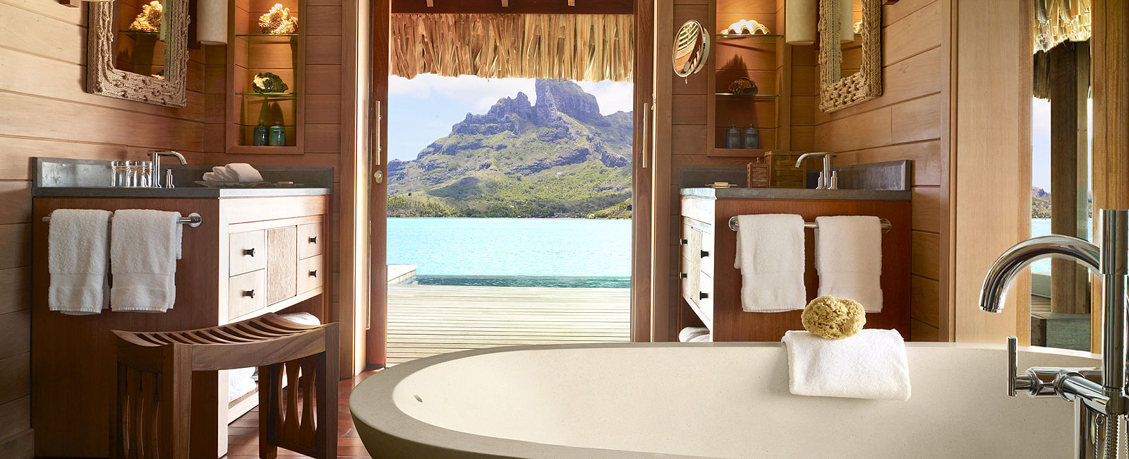 HOTEL ANGEBOTE
 Four Seasons Resort Bora Bora: 4. Nacht gratis 
