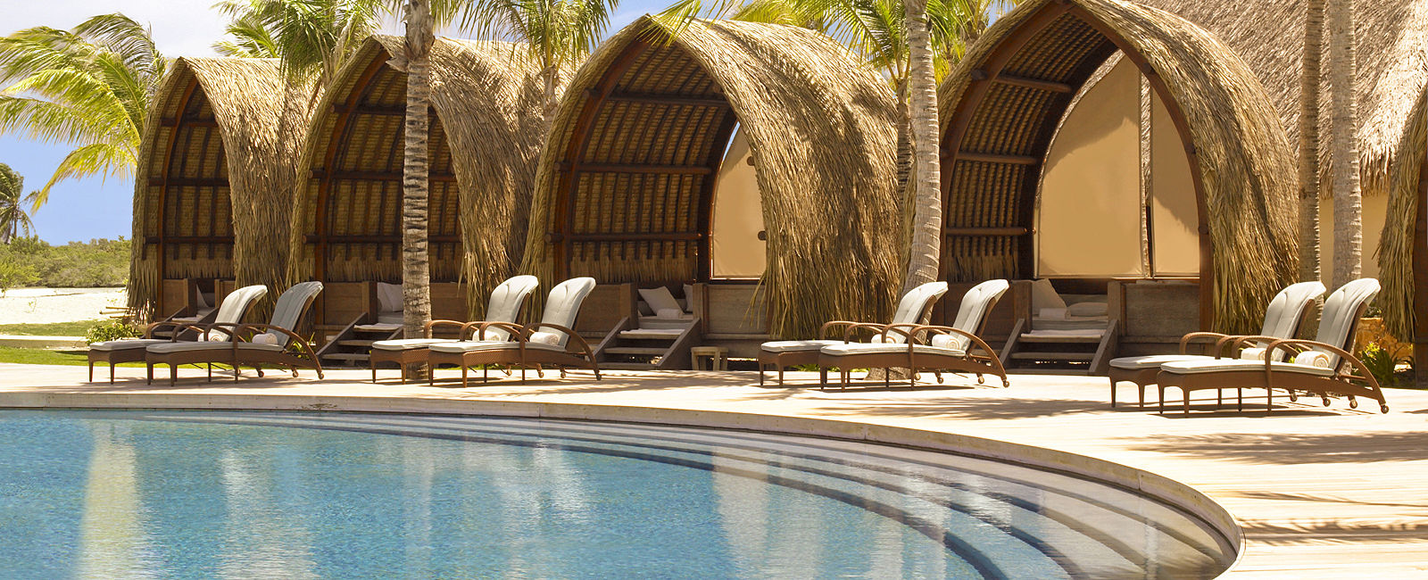 HOTEL ANGEBOTE
 Four Seasons Resort Bora Bora: 4. Nacht gratis 
